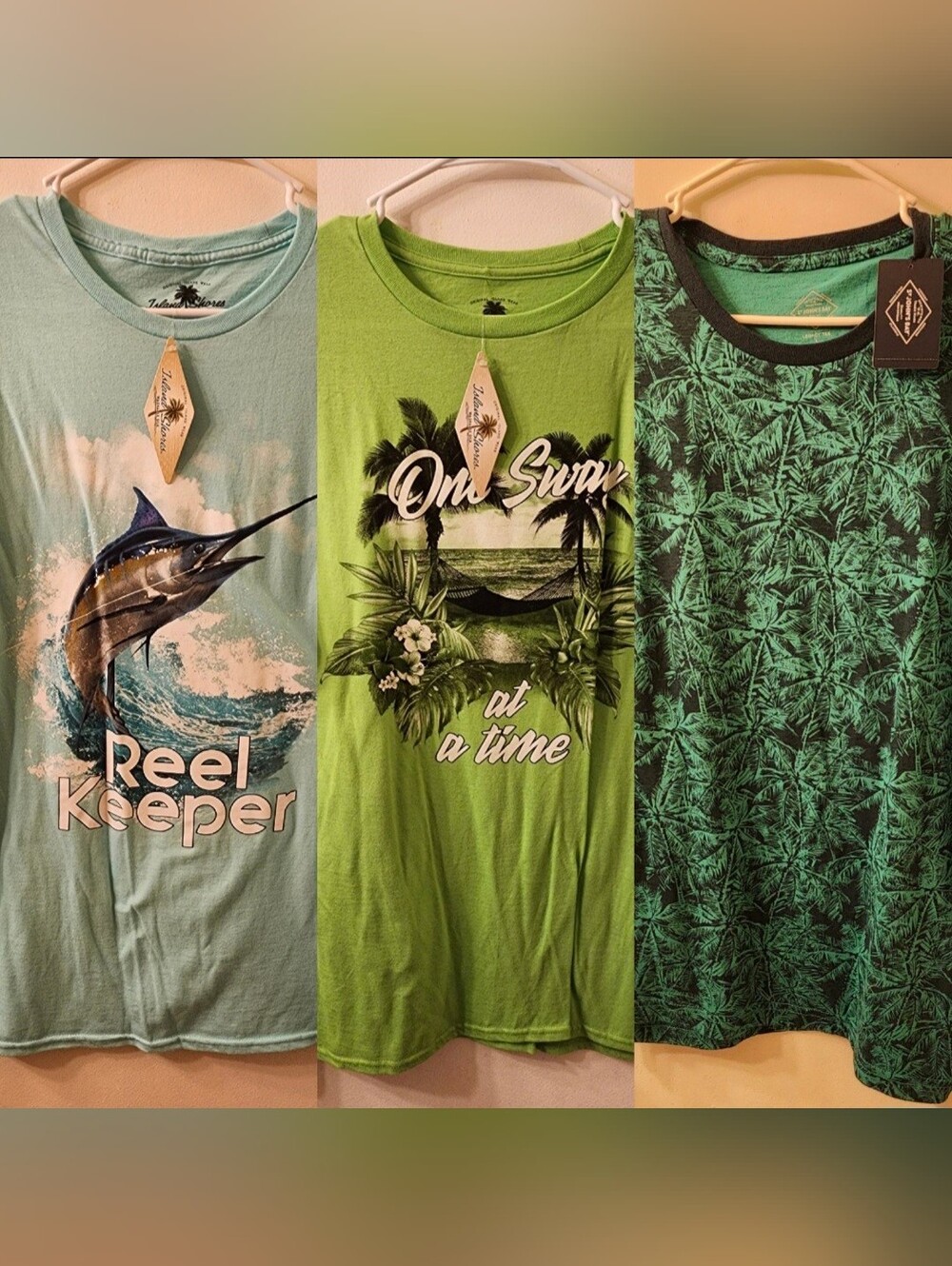 Island Shores Men's Aqua Marlin Graphic T-Shirt Bundle & Green Tropical Hammock